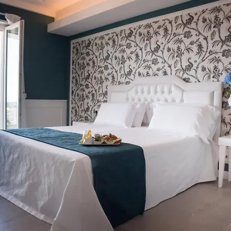 Bianco Riccio Hotel 4*