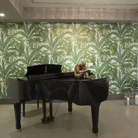 Отель Bianco Riccio 5*