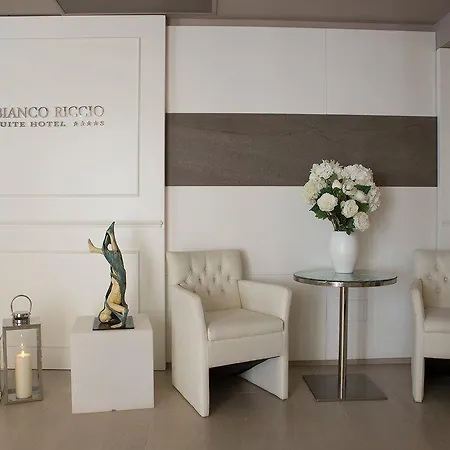 Bianco Riccio فندق 5*