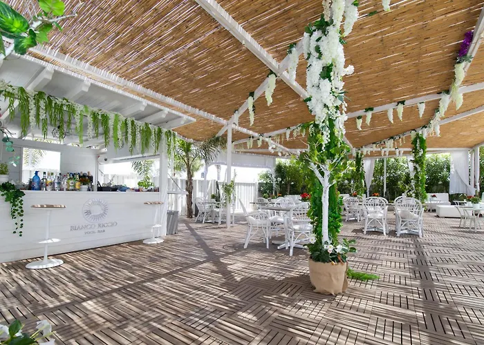 Bianco Riccio فندق